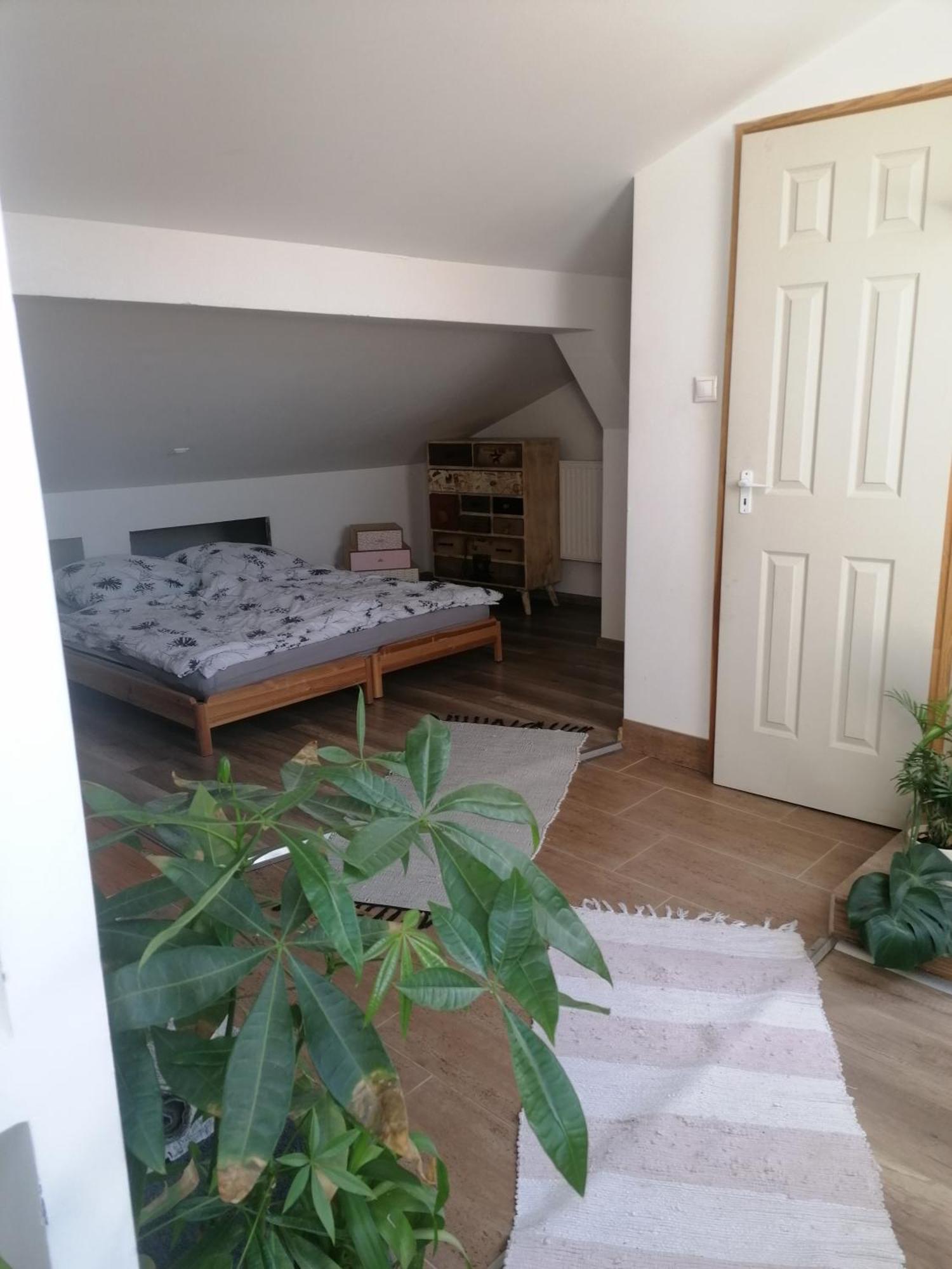 Ujkapu Sunshine Apartments Gyor Room photo