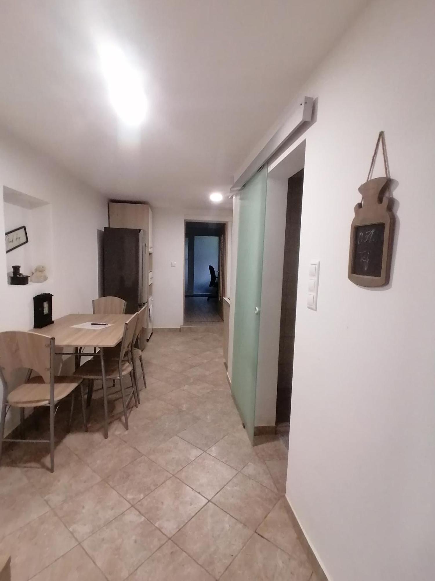 Ujkapu Sunshine Apartments Gyor Room photo